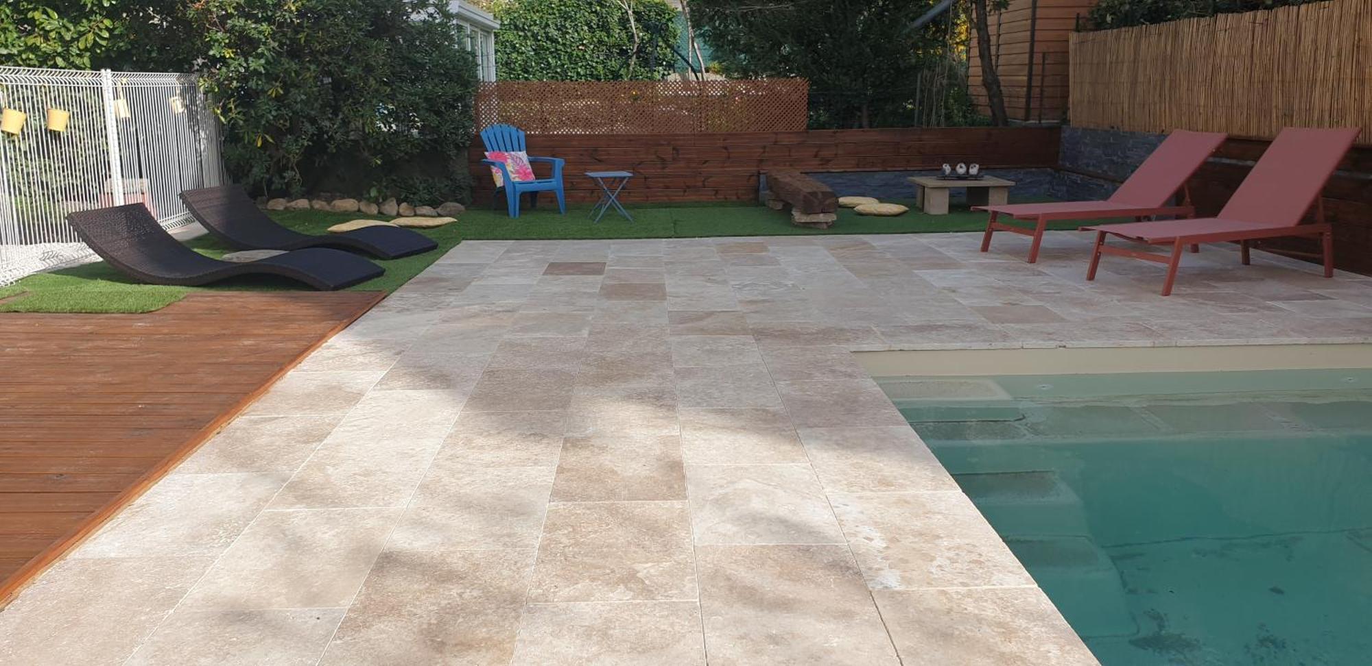Charmant T3 Avec Piscine ديني-ليه-بان المظهر الخارجي الصورة